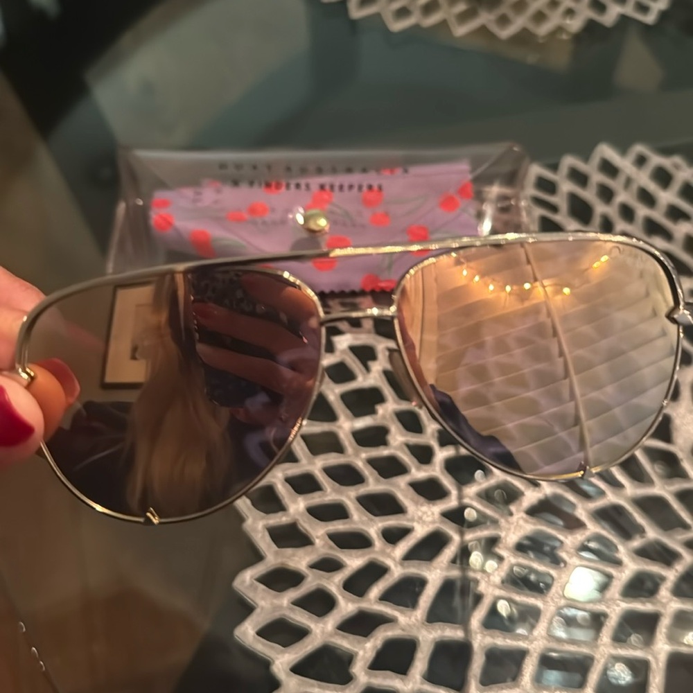 Gold Reflective Shiny Quays